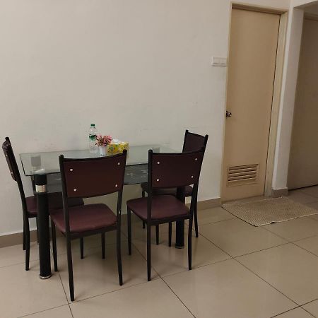 2 Rooms Homestay Deviana Wakaf Che Yeh コタバル エクステリア 写真