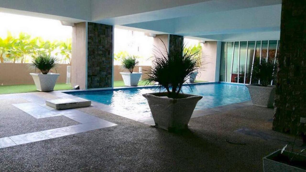 2 Rooms Homestay Deviana Wakaf Che Yeh コタバル エクステリア 写真