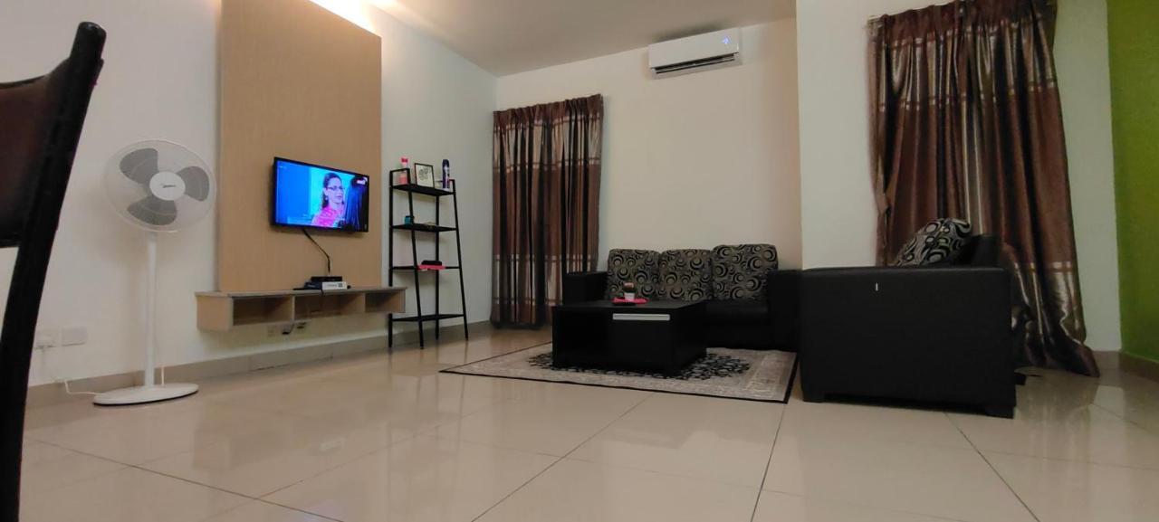 2 Rooms Homestay Deviana Wakaf Che Yeh コタバル エクステリア 写真