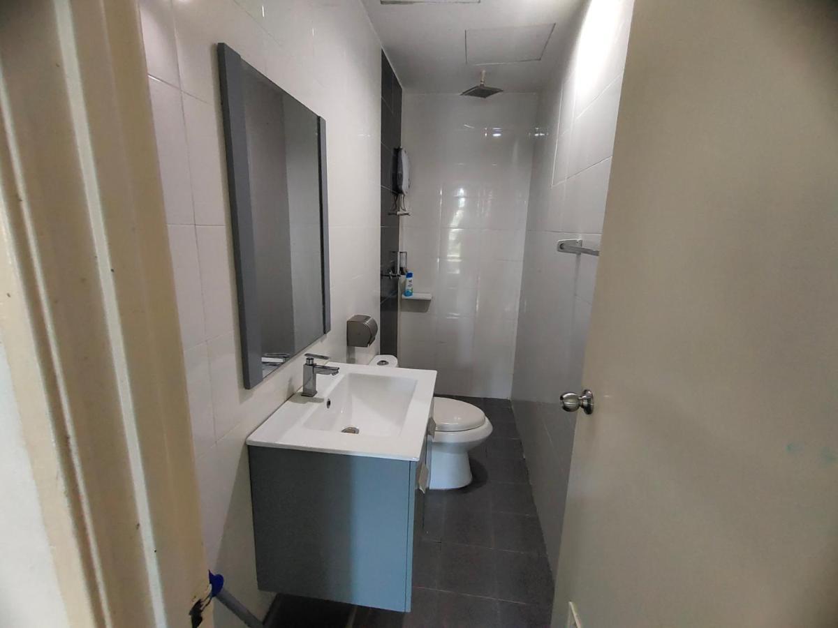 2 Rooms Homestay Deviana Wakaf Che Yeh コタバル エクステリア 写真